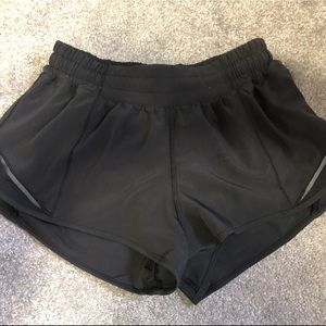 Black lulu lemon hotty hot shorts 2.5”. Size 4